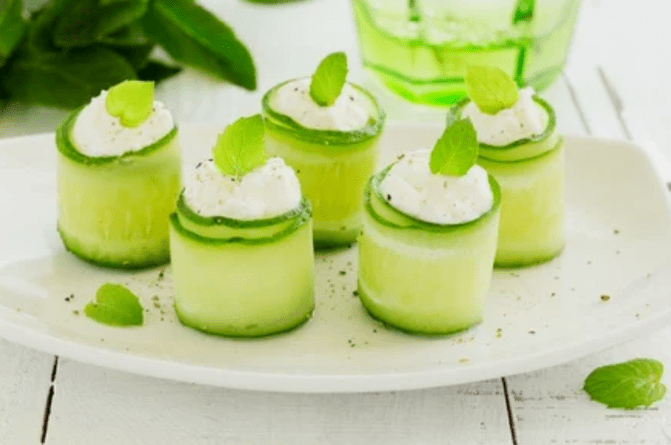 Cucumber rolls in the attack phase