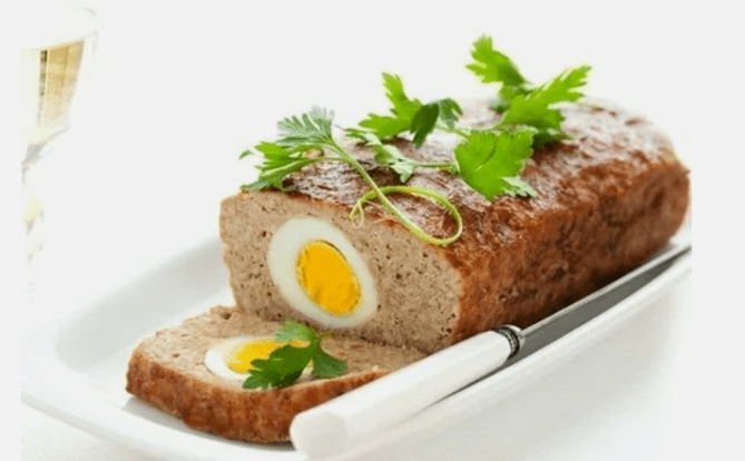 Meat roll with an egg in the duca diet